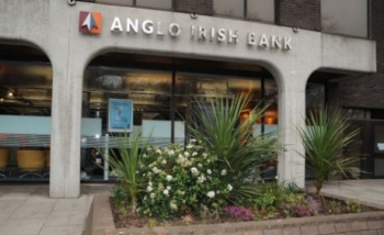 Anglo Irish Bank ohrozuje rating Írska, tvrdí S&P