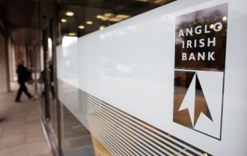 Írsko dodrží záruky za záväzky Anglo Irish Bank