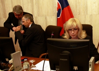 Pre podnikateľov chcú zjednodušiť legislatívu