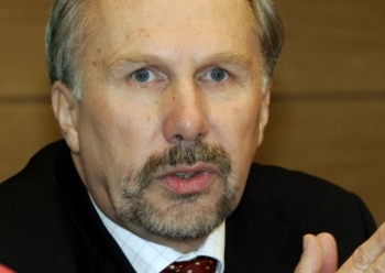 NOWOTNY: ECB sa so zvýšením sadzieb neponáhľa