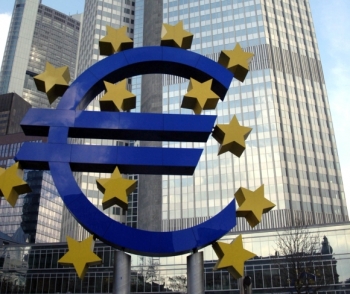 ECB ponechala úrokové sadzby na rekordnom minime 1 %