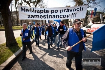 Odbory nevylučujú protesty ani počas majstrovstiev sveta